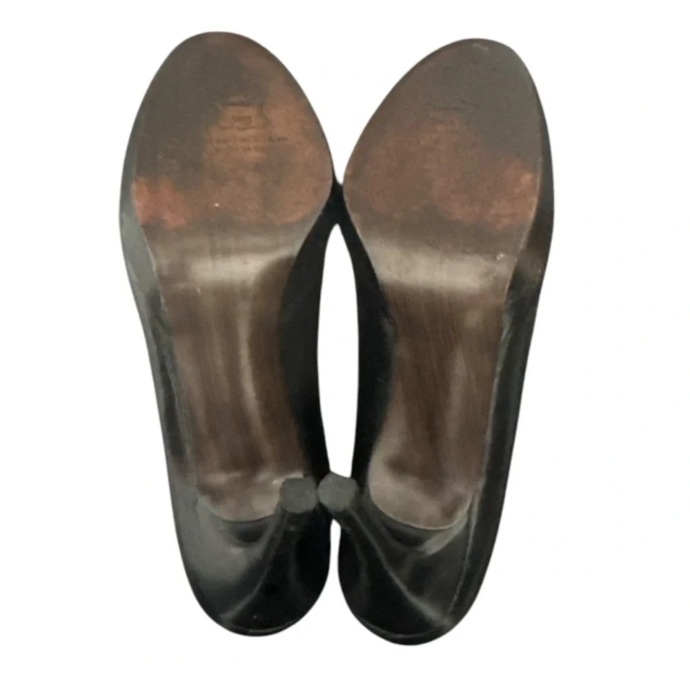 Authentic Stuart Weitzman designer black leather heels pumps sz 8